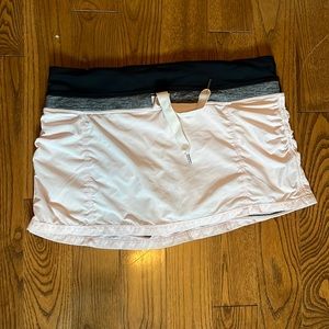 Lululemon size 8 skort